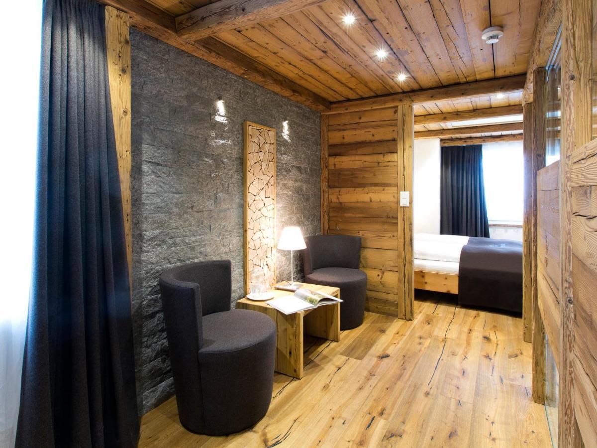 Hotel Crusch Alba Zernez Bagian luar foto