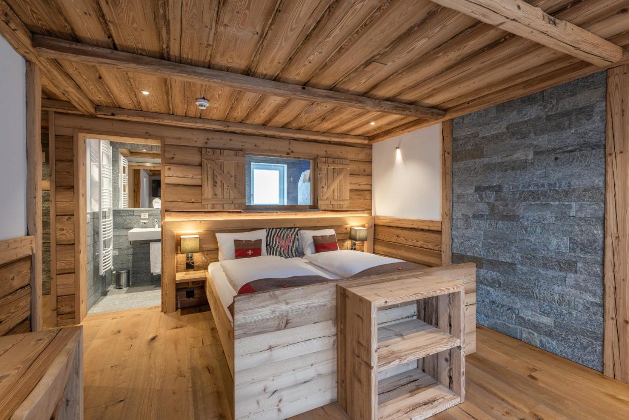 Hotel Crusch Alba Zernez Bagian luar foto